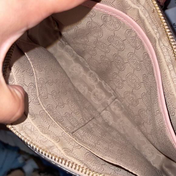 Michael Kors Jet Set Crossbody - Picture 7 of 9